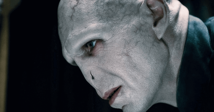 O impacto da magia negra na aparência de Voldemort